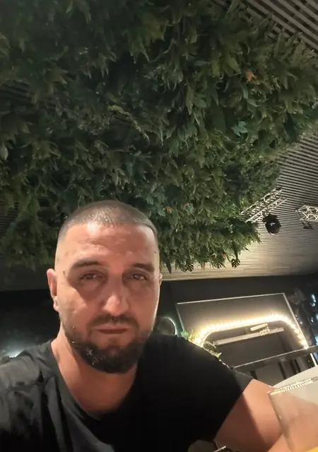 Эльшан из Москвы, мне 33, познакомлюсь для дружбы