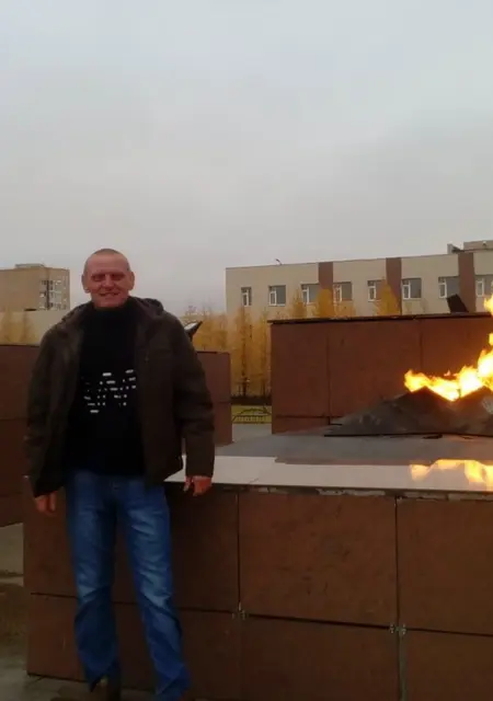 Я Ефим, 45, знакомлюсь без обязательств в Новом Уренгое