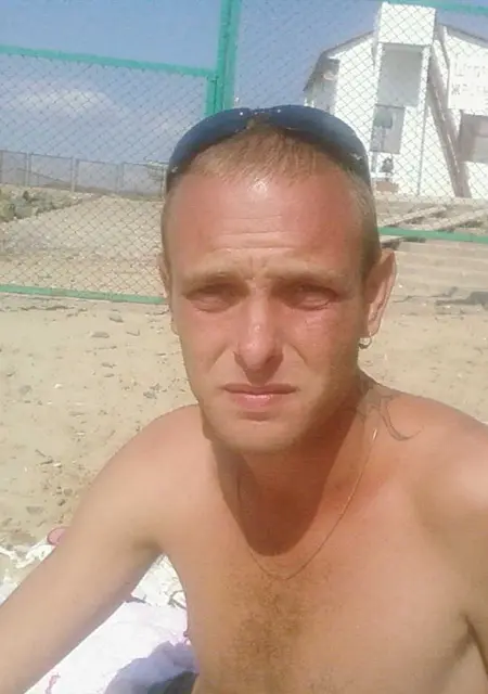 Я Ваня, 40, знакомлюсь для общения в Симферополе