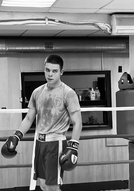 Я Егор, 20, из Сургута, ищу знакомство для дружбы