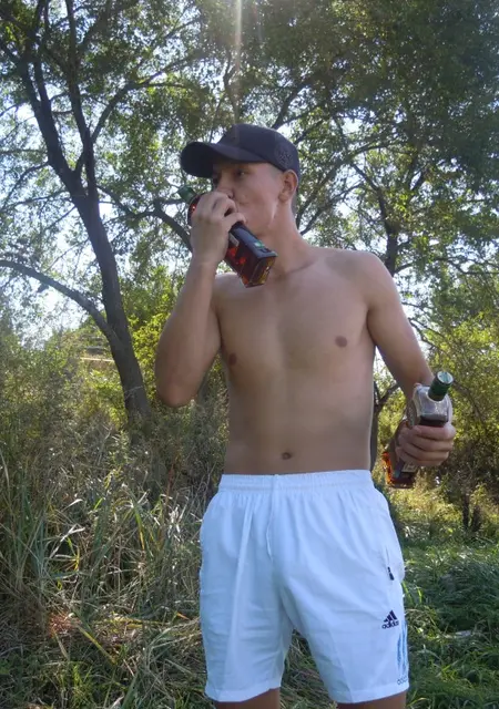 Васяня из Артема, ищу на сайте знакомства на одну ночь