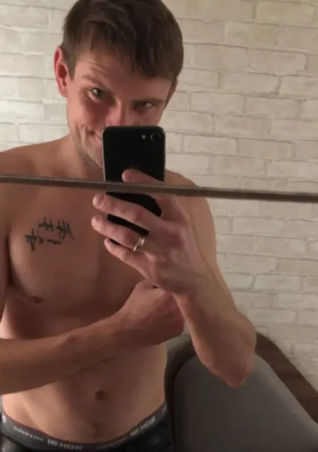 Я Constantin, 35, из Лобни, ищу знакомства без обязательств