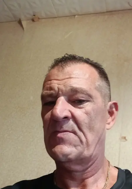 Эдмон из Астрахани, мне 53, познакомлюсь для постоянных отношений