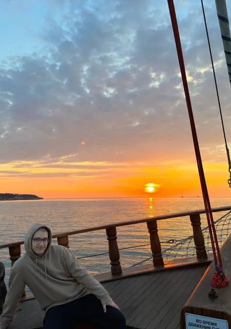 Я Алексей, 21, знакомлюсь для открытые отношения в Новороссийске