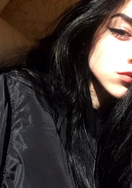 Катя из Твери, ищу на сайте общение