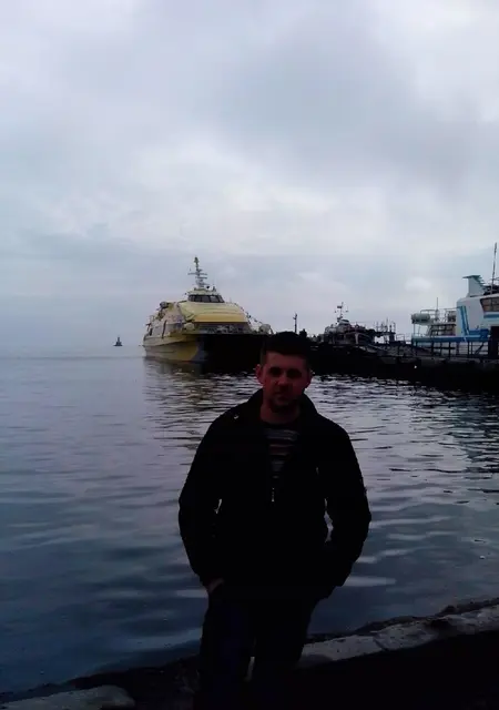 Я Andrey, 35, из Керчи, ищу знакомство для приятного времяпровождения