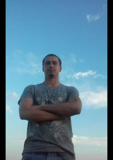 Я Арсентий, 35, знакомлюсь без обязательств в Азове