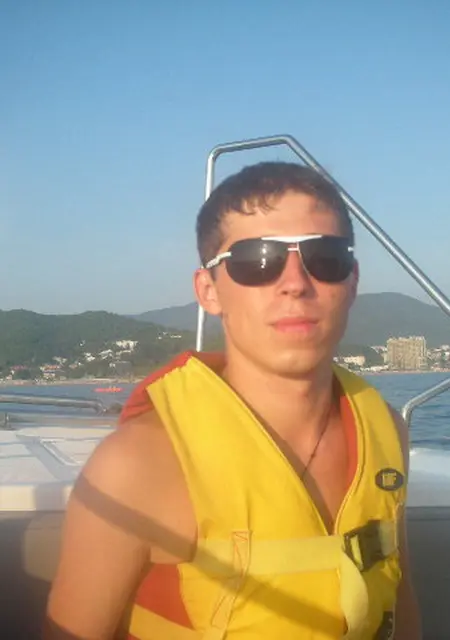 Я Djoni, 37, знакомлюсь на одну ночь в Саратове