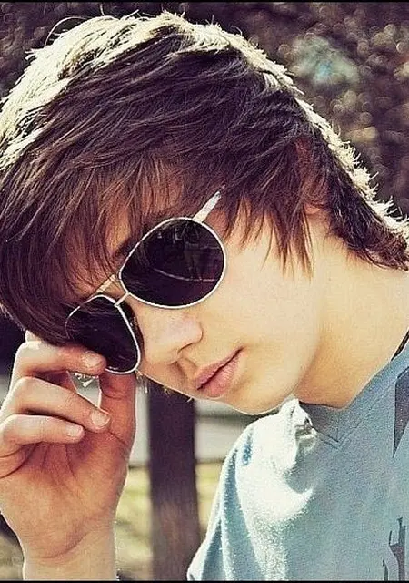 Я Артем, 31, из Саратова, ищу знакомства на одну ночь