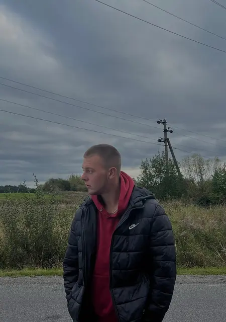 Сева из Калининграда, мне 21, познакомлюсь для приятного времяпровождения