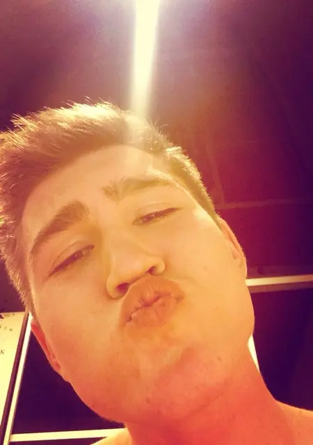 Я Keendy, 29, знакомлюсь без обязательств в Тосно