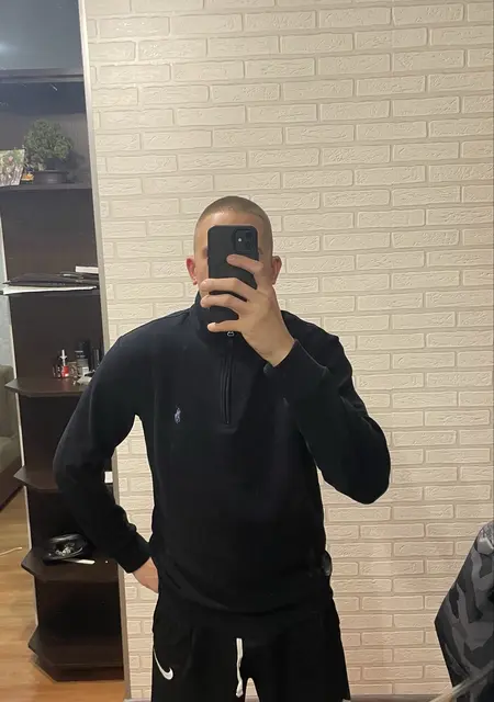 Я Арсений, 18, из Астрахани, ищу знакомства без обязательств