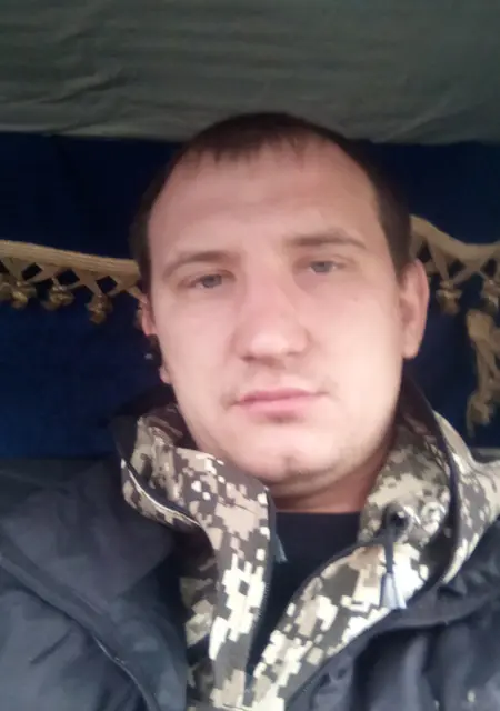 Артем из Стрежевого, ищу на сайте знакомства на одну ночь