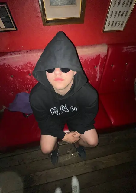 Я Иван, 21, из Зеленограда, ищу знакомство для общения