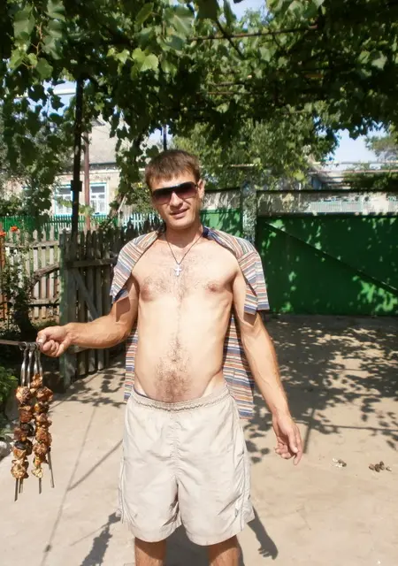 Я Dmitry, 40, из Волновахи, ищу знакомство для постоянных отношений