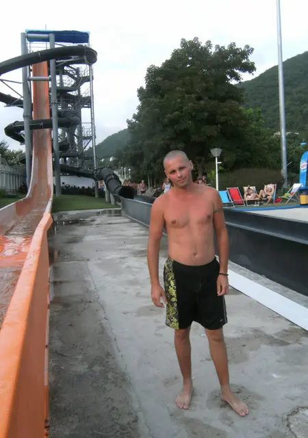 Я Влад, 46, знакомлюсь на одну ночь в Туапсе