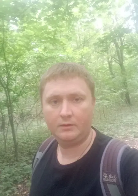 Я Сергей, 40, из Киева, ищу знакомство для приятного времяпровождения