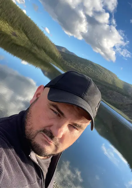 Я Maxim, 38, знакомлюсь для приятного времяпровождения в Гукове