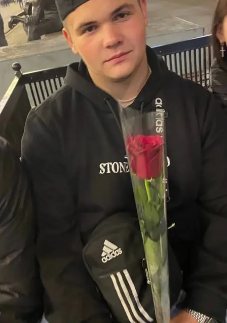 Я Никита, 23, из Майкопа, ищу знакомства на одну ночь