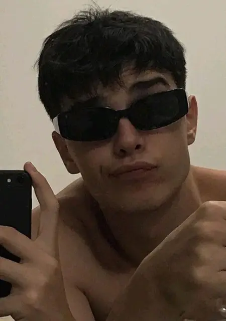 Я Артём, 25, из Петропавловска-Камчатского, ищу знакомства без обязательств