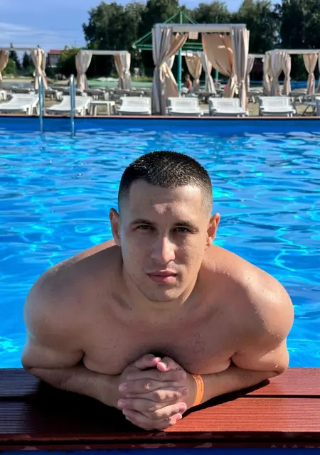 Дима из Бийска, мне 25, познакомлюсь для открытые отношения