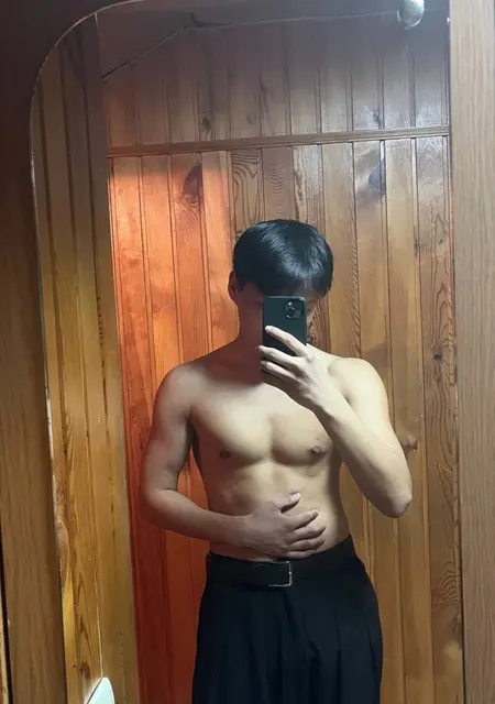 Марк из Кемерово, мне 21, познакомлюсь на одну ночь