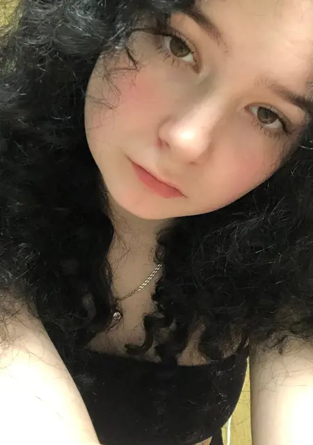 Я Амина, 19, из Москвы, ищу знакомство для общения