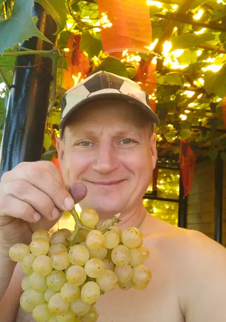 Я Олесь, 44, знакомлюсь без обязательств в Брянске