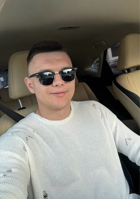 Я Никита, 29, знакомлюсь для открытые отношения в Верхоянске