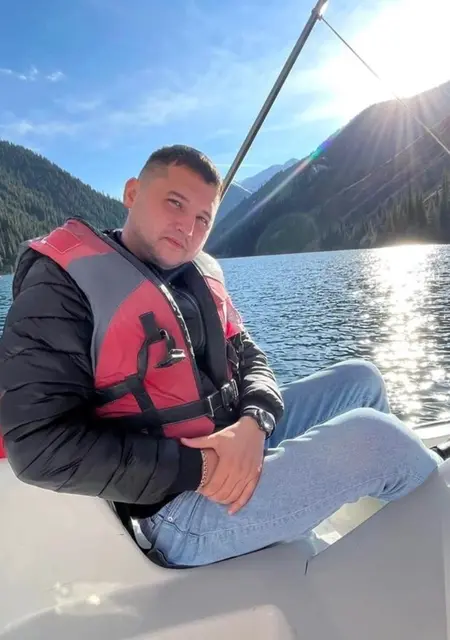 Я Артур, 34, знакомлюсь для приятного времяпровождения в Ноябрьске