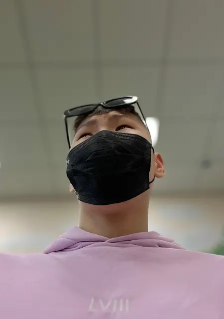 Александр из Якутска, мне 18, познакомлюсь на одну ночь