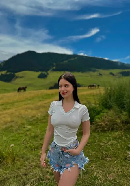 Алиса из Симферополя, мне 30, познакомлюсь для приятного времяпровождения