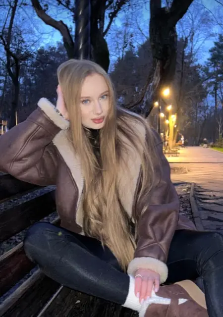 Я Амина, 23, знакомлюсь без обязательств в Москве