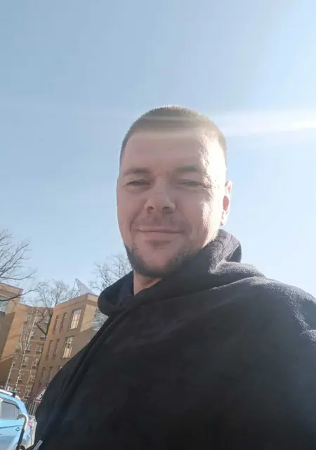 Я Андрей, 31, из Серпухова, ищу знакомства без обязательств