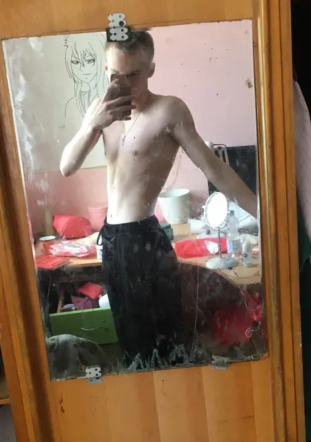 Я Егор, 20, из Костромы, ищу знакомства на одну ночь