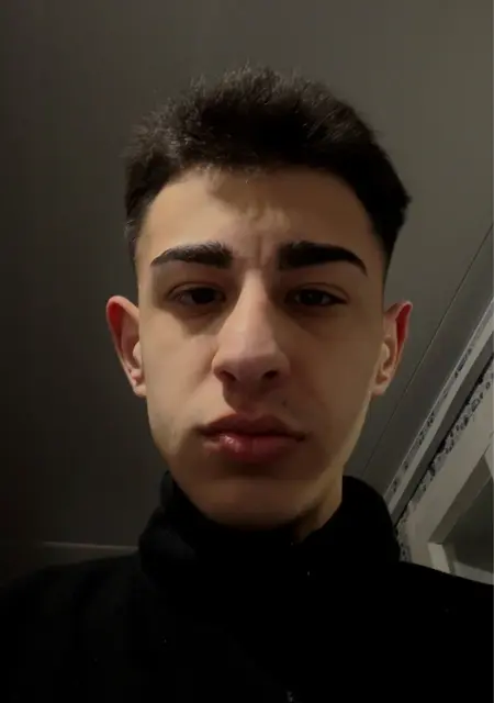 Николай из Белгорода, мне 19, познакомлюсь для открытые отношения