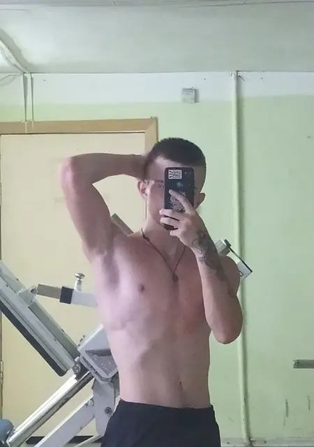 Maksim из Таганрога, мне 21, познакомлюсь для постоянных отношений