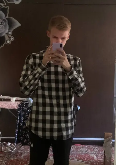 Роман из Санкт-Петербурга, мне 19, познакомлюсь без обязательств