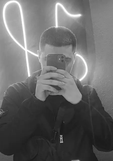 Дима из Лобни, мне 20, познакомлюсь на одну ночь