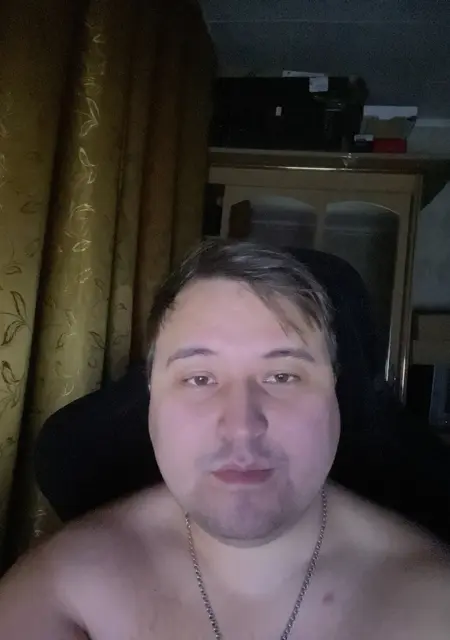 Я Илья, 27, из Новокузнецка, ищу знакомства без обязательств