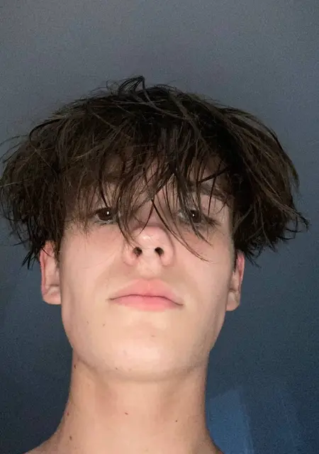 Я Антон, 20, из Оренбурга, ищу знакомство для дружбы