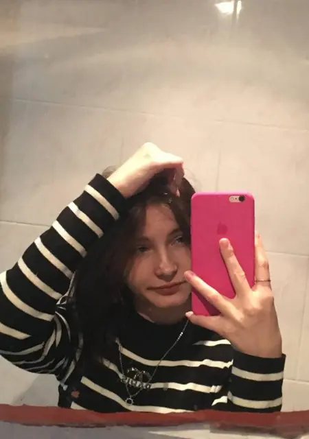 Я Саша, 19, из Москвы, ищу знакомство для открытые отношения