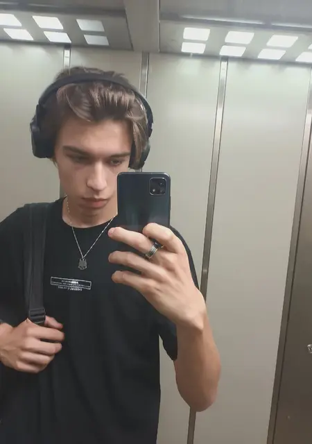 Я Никитата, 19, из Твери, ищу знакомства без обязательств