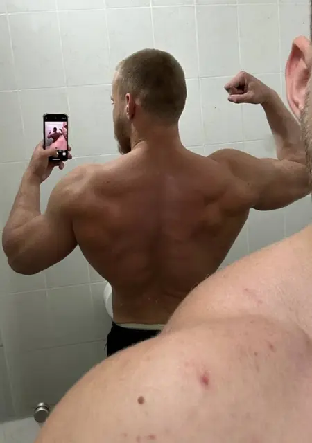 Я Dima, 25, из Москвы, ищу знакомства без обязательств