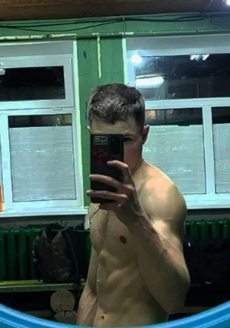 Я Фил, 25, из Собинки, ищу знакомства на одну ночь