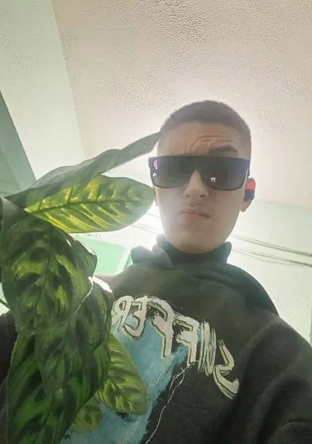 Дмитрий из Воронежа, мне 19, познакомлюсь на одну ночь