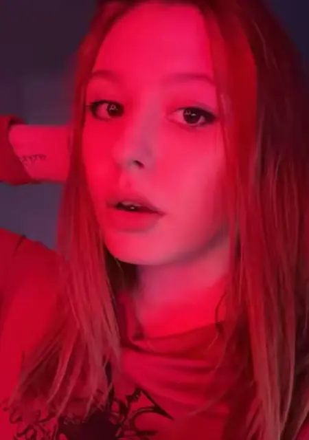 Я Алиса, 19, знакомлюсь на одну ночь в Барнауле