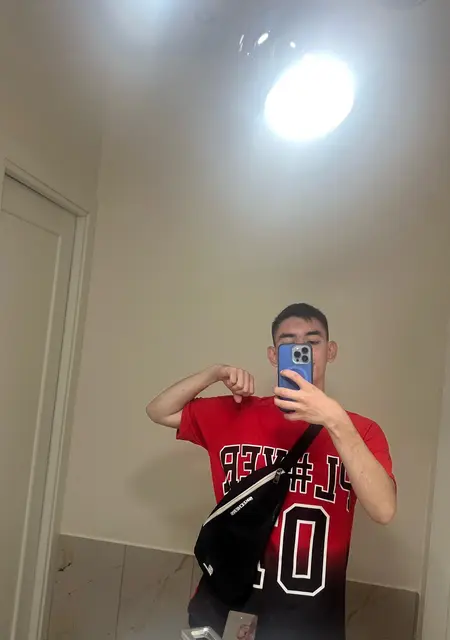 Я Сергей, 18, из Сочи, ищу знакомство для дружбы