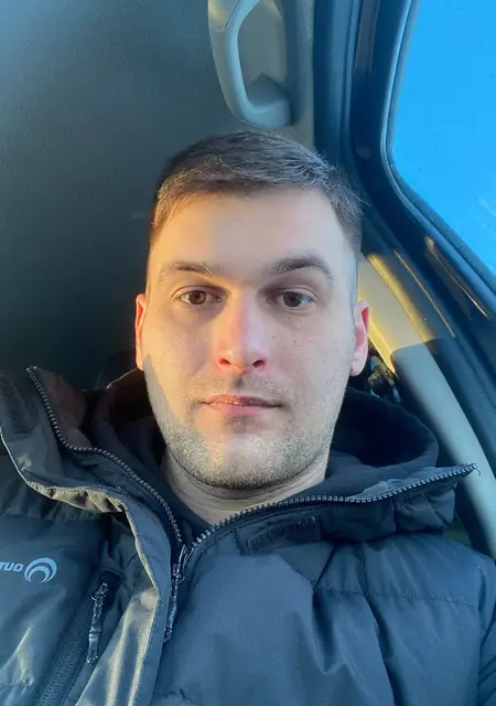 Александр из Архангельска, мне 30, познакомлюсь для приятного времяпровождения