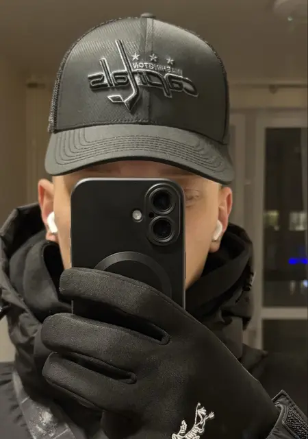 Илья из Казани, мне 20, познакомлюсь для вирта